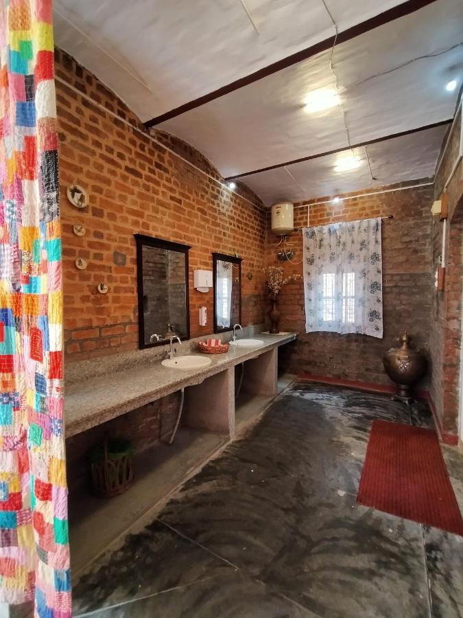 Hotel Naurang Yatri Niwas Garli Exterior foto