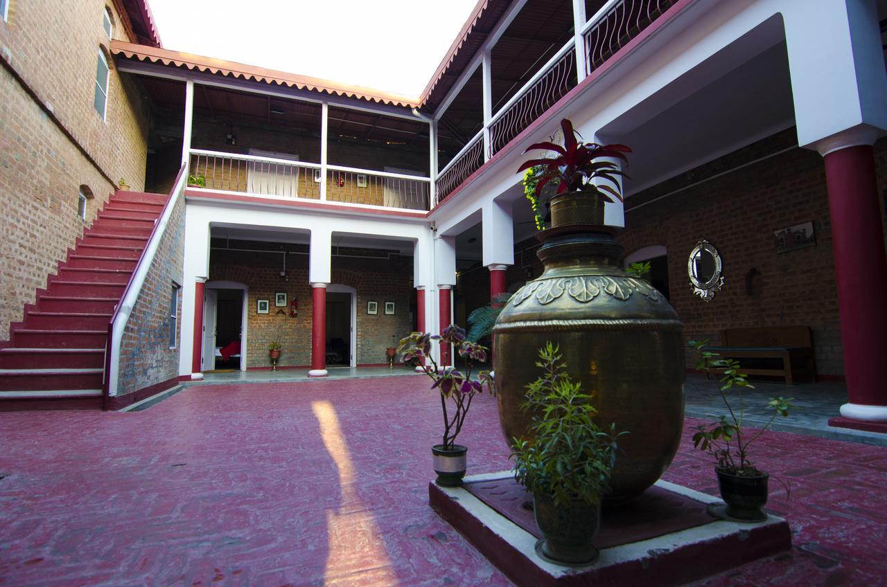 Hotel Naurang Yatri Niwas Garli Exterior foto