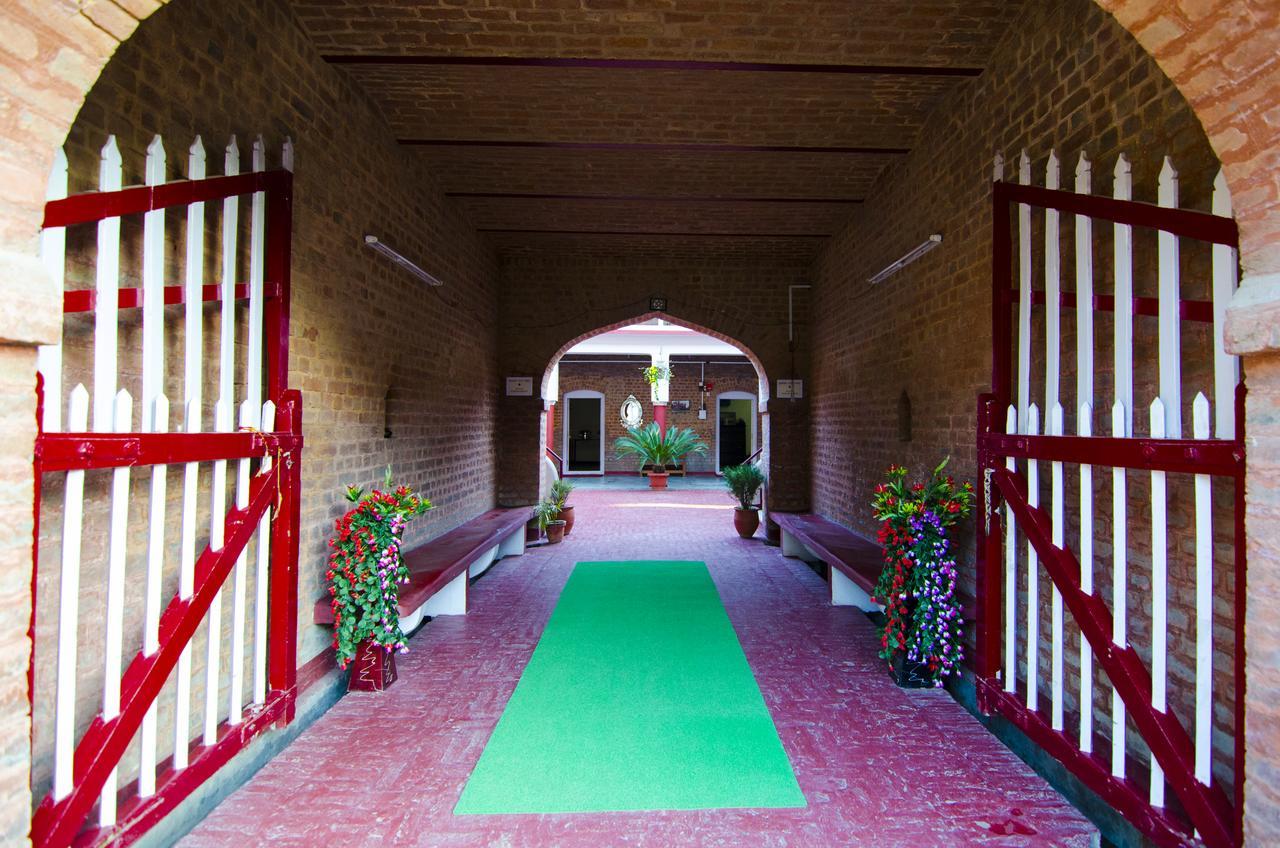 Hotel Naurang Yatri Niwas Garli Exterior foto